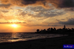Sunrise en Almadraba Beach