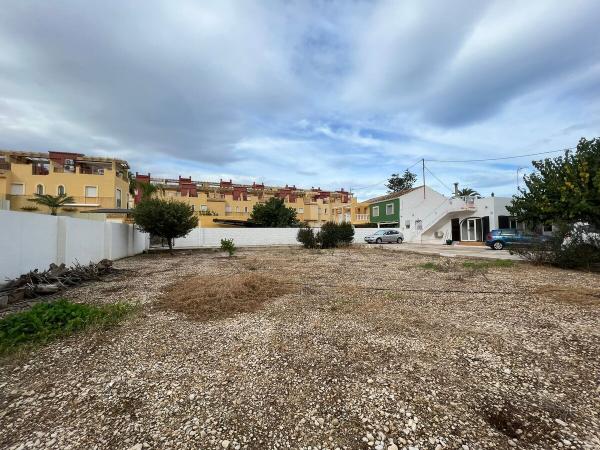 Grundstück zu verkaufen  auf der ersten Strandlinie in Almadraba Molins (Las Marinas), Denia Costablanca, Alicante (Spanien). Ref.: SLH-1-1-15415